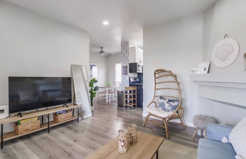 Park West Apartment | Urban Oasis: Charming 2-bedroom apartment Historic Charm Meets Modern Comfort