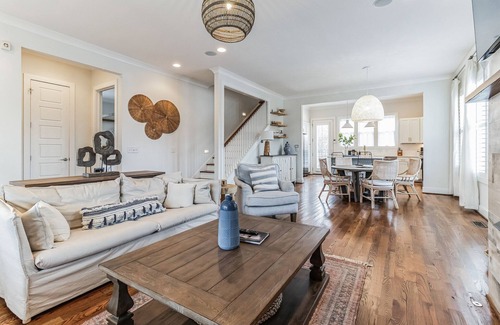 East Nashville House | Urban Oasis – Chic 3 BDR in Trendy East Nashville w/ Private Pool!