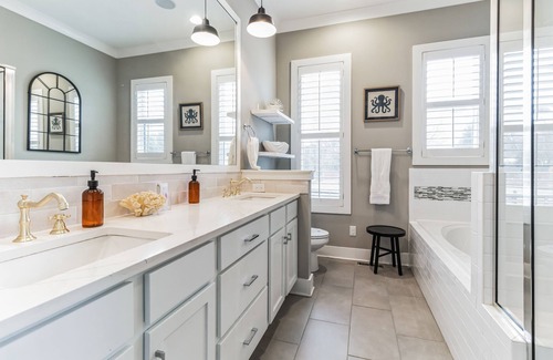 East Nashville House | Urban Oasis – Chic 3 BDR in Trendy East Nashville w/ Private Pool!