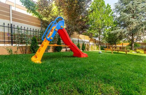 Kalamaria Villa | Urban Oasis - Heated Pool Villa in Thessaloniki
