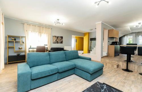 Kalamaria Villa | Urban Oasis - Heated Pool Villa in Thessaloniki