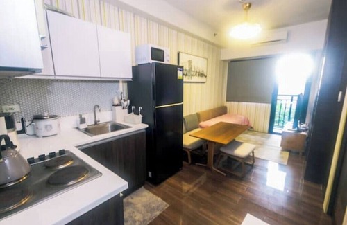 San Antonio Apartment | Urban Oasis Sleep in Style Air Condo Makati’s Comfy Gym Swim Park Eat Dance 914