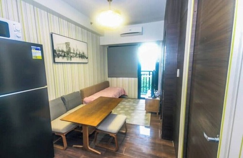 San Antonio Apartment | Urban Oasis Sleep in Style Air Condo Makati’s Comfy Gym Swim Park Eat Dance 914