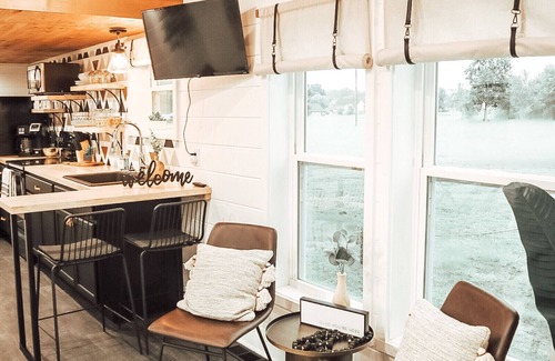 Boaz House | URBAN PINES “Southern Comfort” UniqueTINY HOUSE VIBE