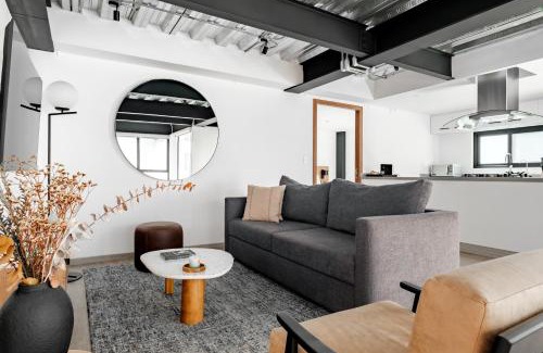 Colonia Cuauhtemoc Apartment | Urban Reforma Mexico City by Lumina