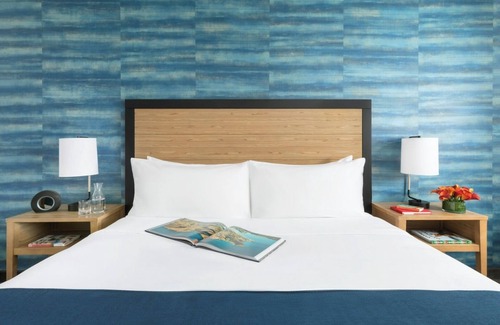Fisherman's Wharf Hotel | Urban Retreat: Steps from the Wharf, Relaxing Room for City Explorers