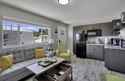 Aztec Apartment | Urban Retreat