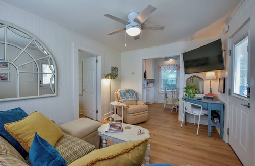 Forest Lake Cottage | Urban Treetop Cottage - Book for Football Season and more!