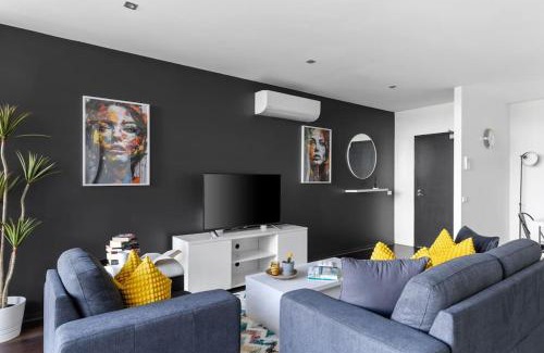 Richmond North Apartment | Urban Uptown: Stylish Richmond