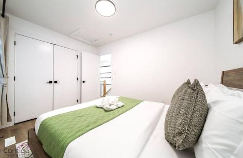 Jasper Place House | Urban Zen, AirCon, King Bed, 10 min WEM & DT!