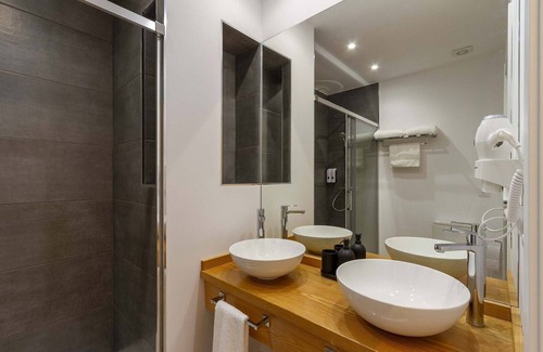 Ourense Hotel | Urbanfive 1A Ourense center 3 rooms with terrace