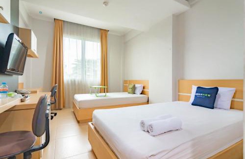 Pontianak Hotel | Urbanview Hotel Syariah Dapen Pontianak by RedDoorz