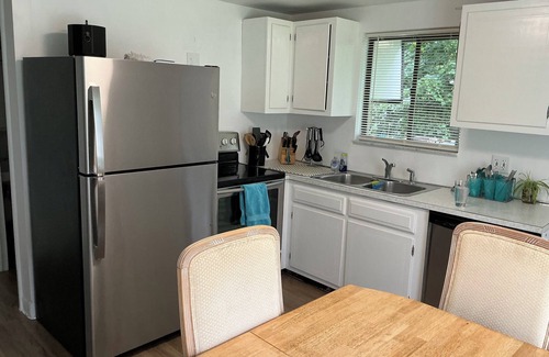 Narragansett House | URI Parents - Discounted Labor Day Night Now Available
