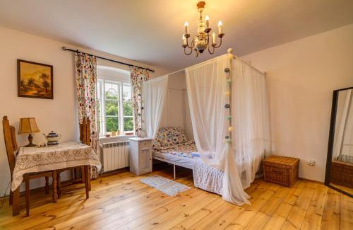 Stare Juchy House | Uroczysko Skomackie