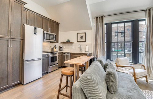 Hitch Village - Fred Wessels Homes Apartment | 34 m² Apartment ∙ 2 guests