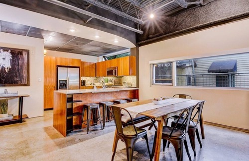 Central East Austin Condo | UT Football Fave - 6th St Condo, Walk to Downtown!