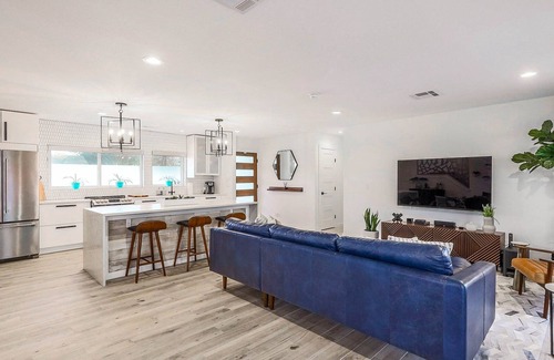 Parker Lane House | UT Football Fave - Pool, Hot Tub, BBQ Grill, More!