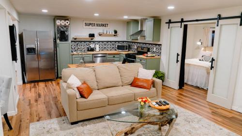 Scera Park South Apartment | Utah Valley Retreat - Luxurious Self check-in Apt, UVU BYU, EV Charge