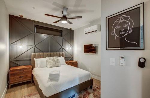 Berkeley Apartment | UTICA 2 Bedroom 1 Bath with Full Kitchen