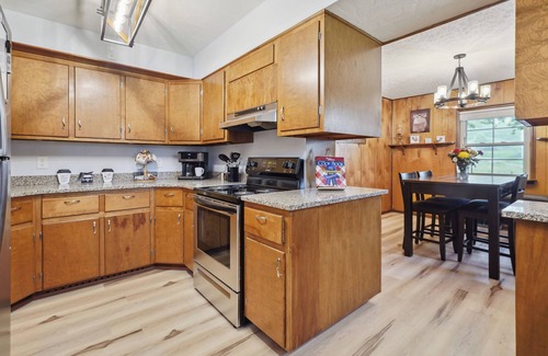 Utica House | Utica Vacation Home ~ 12 Mi to Denison University!