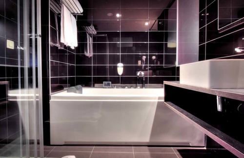 Jurbise Hotel | Utopia Hotel