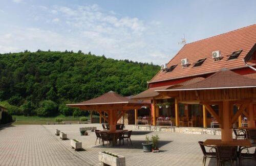 Sirok Bed & Breakfast | Vár Panzió és étterem