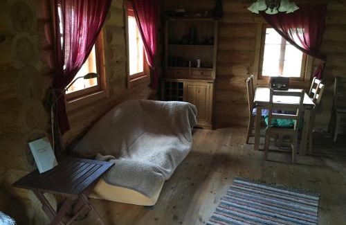 Rouge House | Vällamäe talu puhkemaja