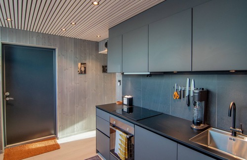 Henningsvaer Apartment | Været - Your Lofoten Basecamp