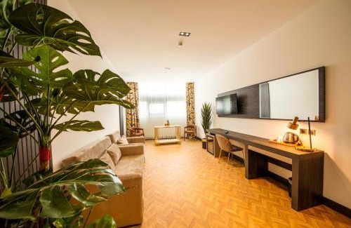 Yomra Hotel | V Center Hotel