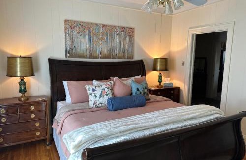 Sayles Blvd. Area House | V's Iris Haven