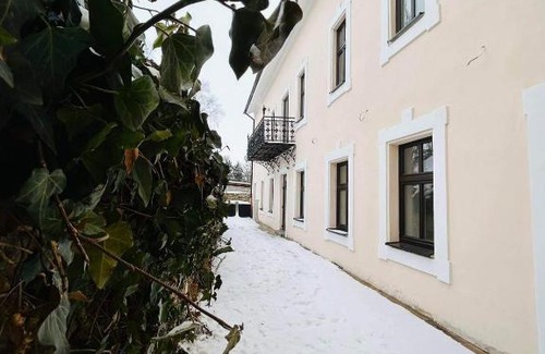Kezmarok House | V ulicke
