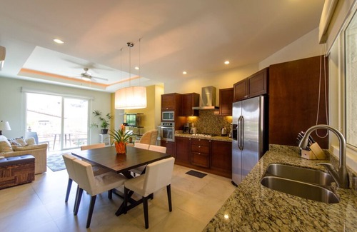 Romantic Zone Condo | V399-Apt 206-CASA TOBY. Modern, QUIET condo in the heart of Zona Romantica