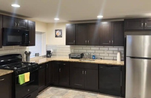McGinley Square House | V6 please contact us before booking This is private room, not entire place
