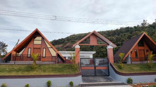Thankamony part Bed & Breakfast | Vaango Cottages