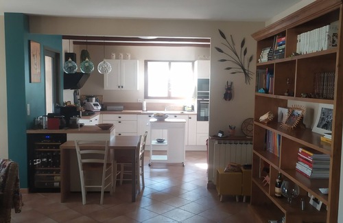 Meynes Villa | Vacances au Bord D'une Grande Piscine à L'ombre du Pool House et des Oliviers