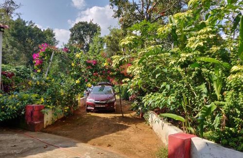 Yavakapadi Village House | Vacanza Estate House