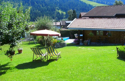 Vorderhindelang Apartment | Vacation apartment Alpenrose with south-facing balcony - Ferienwohnungen Haas
