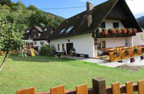 Elzach Apartment | Vacation apartment, 75sqm, 3 bedrooms, max. 6 persons