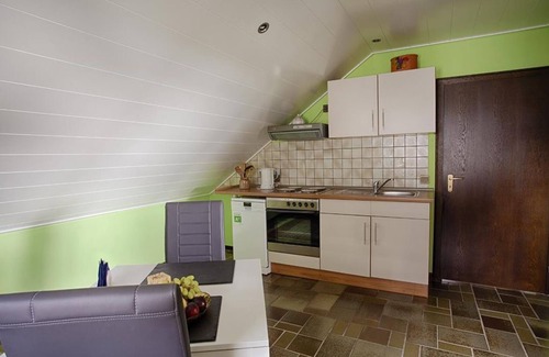 Kurtscheid Apartment | Vacation apartment Am Klosterweg - 4-bed apartment