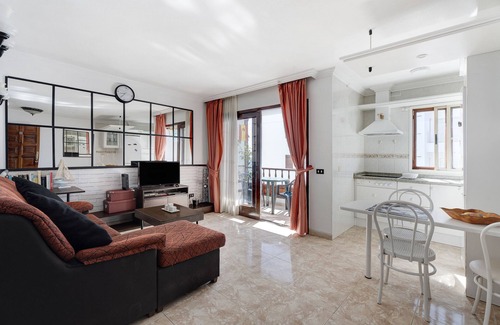 Candelaria Apartment | Vacation Apartment 'Apartamento El Descanso' with Sea View, Shared Pool and Wi-Fi