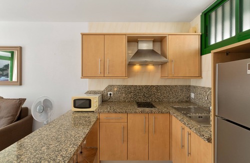 Playa del Ingles Apartment | Vacation Apartment 'Apartamento Yumbo Centro' with Shared Pool, Private Balcony and Wi-Fi