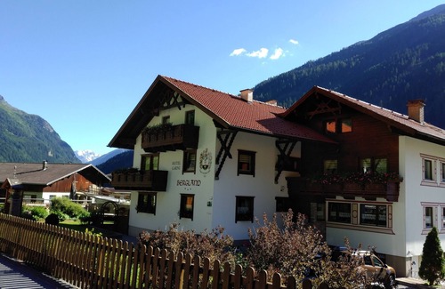 Kaunertal Apartment | Vacation apartment/apartment for 6 guests with 75m² in Kaunertal (60629)