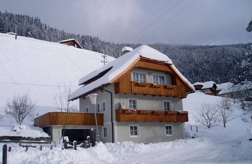 Reichenau Apartment | Vacation apartment Veilchen - Holiday home Leeb