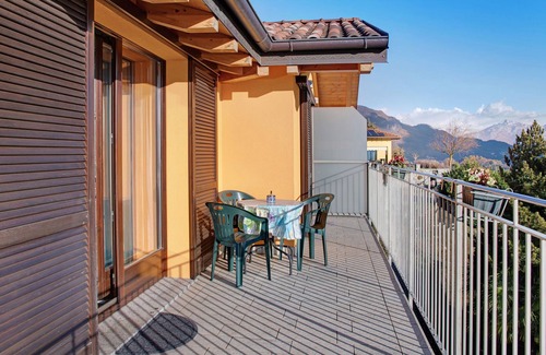 Porlezza Apartment | Vacation apartment Casa Bellavista Lugano Lake Green with Mountain View, Wi-Fi, A/C, Terraces & Garden