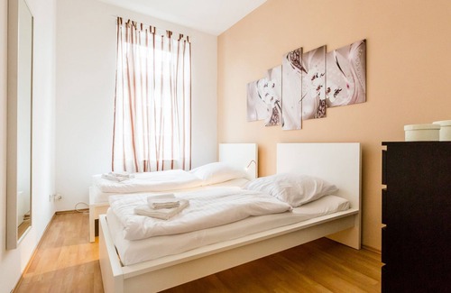 Oberbilk Apartment | Vacation apartment D07, 70sqm, 2 bedrooms, 1 living/bedroom, max. 6 persons