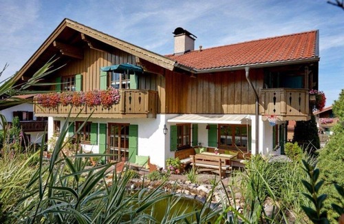 Bad Kohlgrub Apartment | Vacation apartment Hörnle - Guesthouse Alpenglüh'n