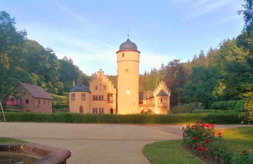 Mespelbrunn Apartment | Vacation apartment by the water (castle) in the Spessart