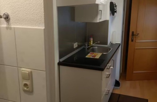 Heidingsfeld Apartment | Vacation apartment no. 2, town center, Randersacker