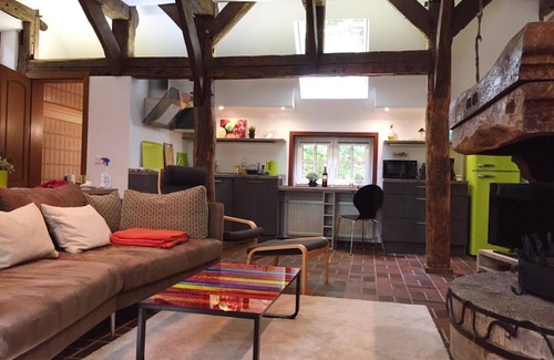 Westerstede Cottage | Vacation apartment "Kaminzimmer" in the 2-stall country house in the Rhodo garden.