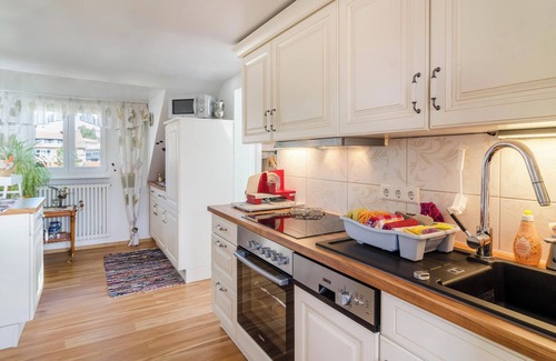 Stockach Apartment | Vacation Apartment "Flair Lilie" Shared Garden, Sauna & Jacuzzi